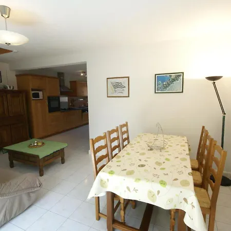 Comfortable 700 M From The Tatil Evi *